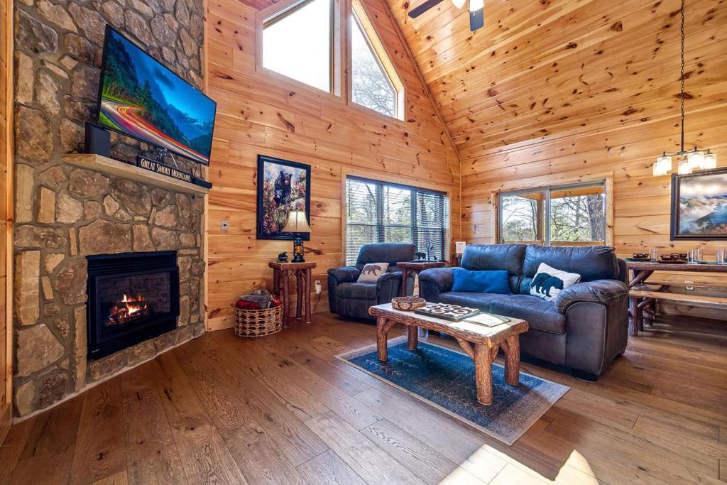 Bobcat Den By Eden Crest Villa Gatlinburg Exterior photo