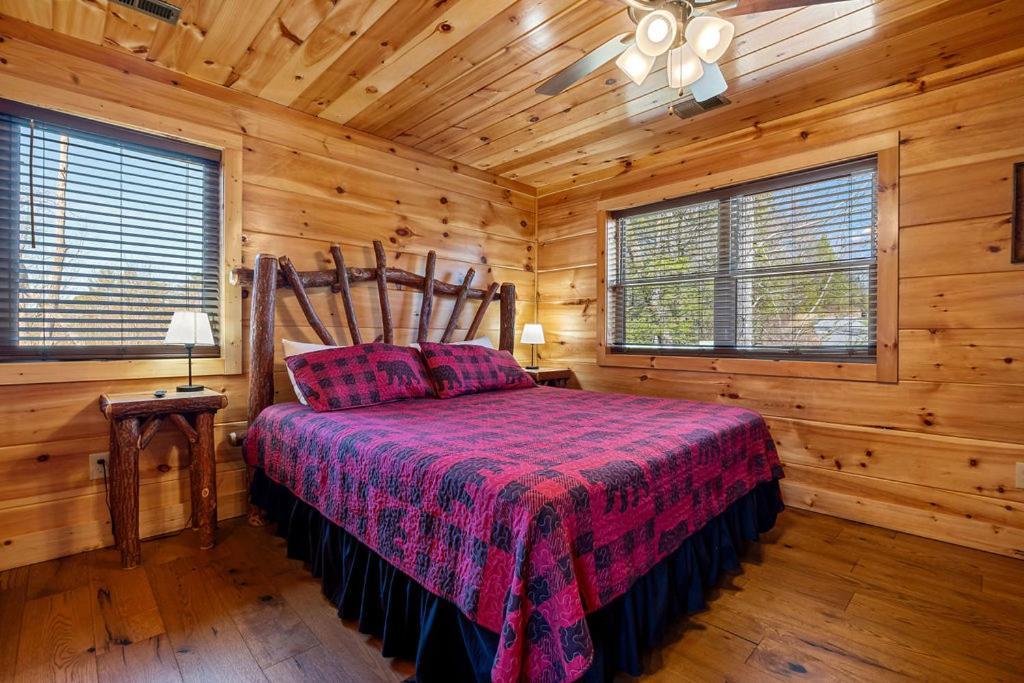Bobcat Den By Eden Crest Villa Gatlinburg Exterior photo