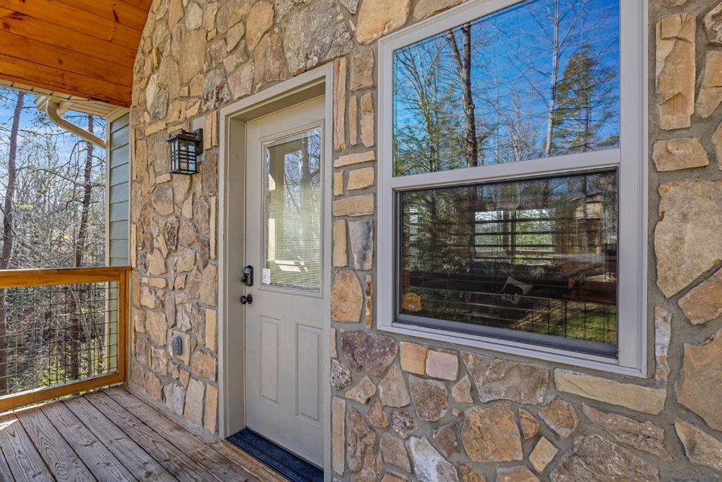 Bobcat Den By Eden Crest Villa Gatlinburg Exterior photo